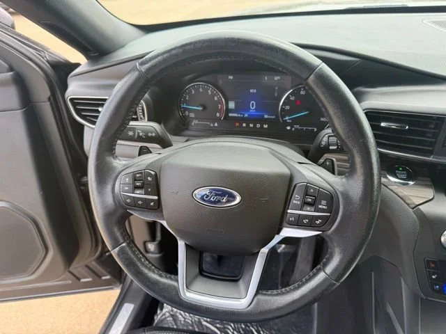 Used 2020 Black Ford Limited image 16