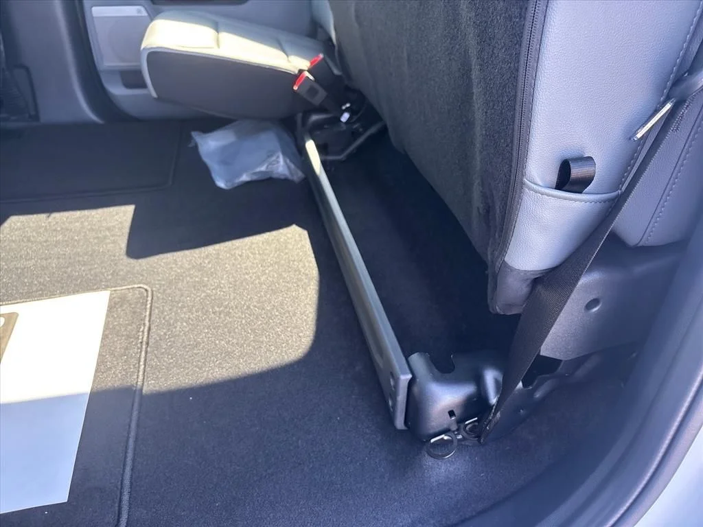 2025 Ford F-150 Lightning Flash - Photo 18