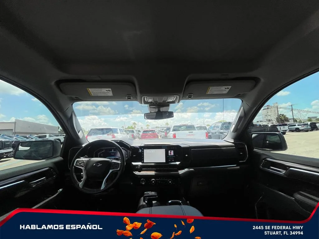 Used 2024 Summit White Chevrolet RST image 14