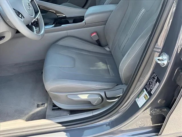 Used 2023 Gray Hyundai SEL image 7
