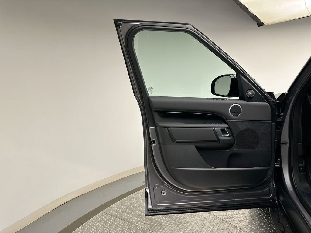 New 2026 Eiger Grey Land Rover S image 9