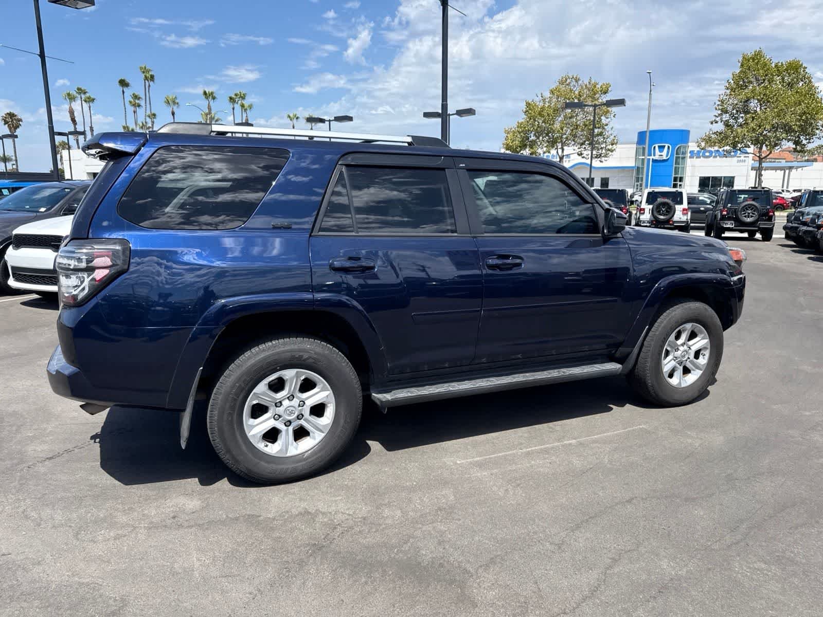 Used 2020 Nautical Blue Metallic Toyota SR5 image 14
