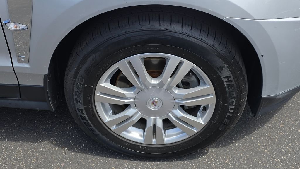 Used 2012 Radiant Silver Metallic Cadillac Luxury image 9