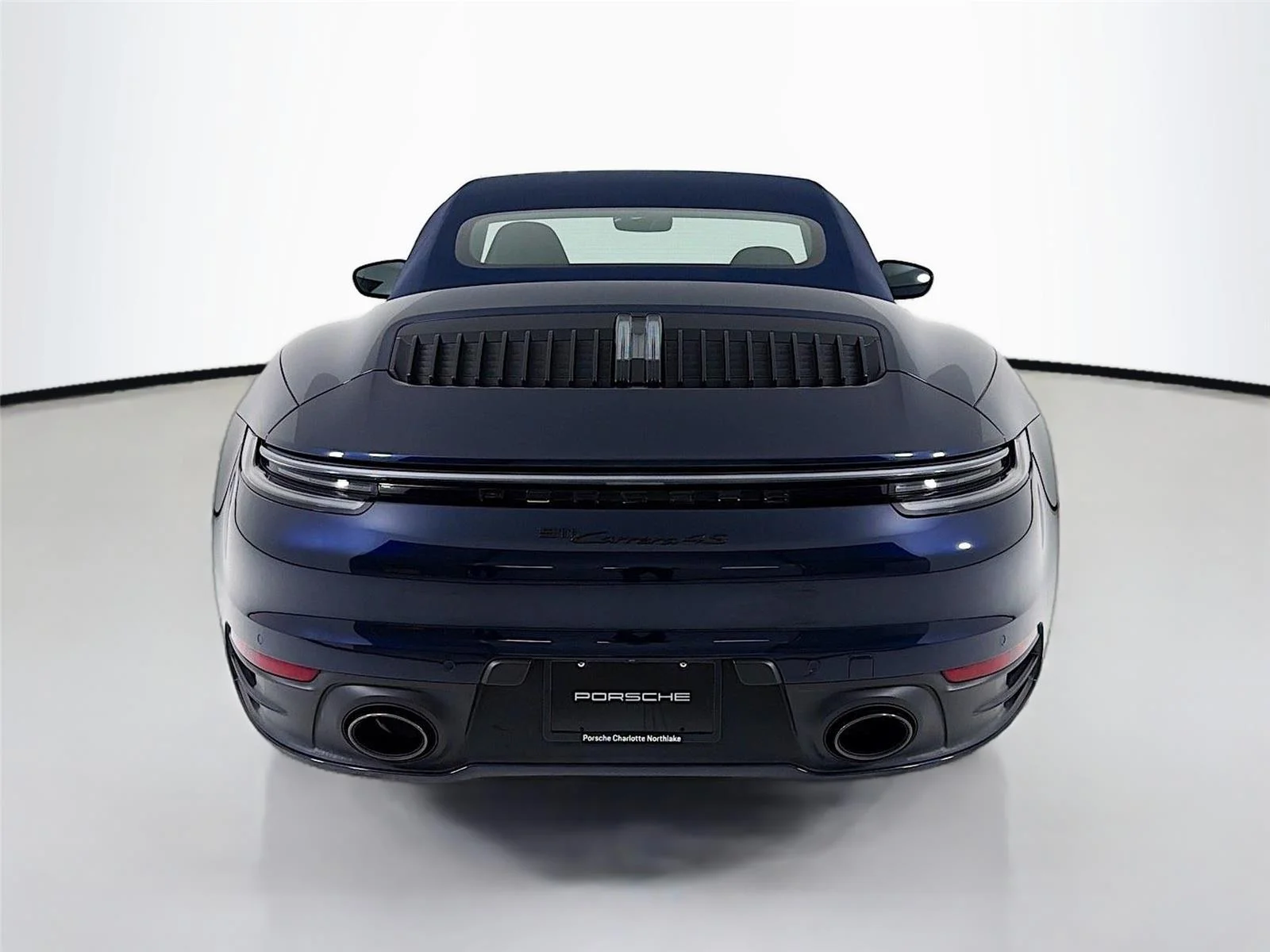 Used 2021  PORSCHE  image 25