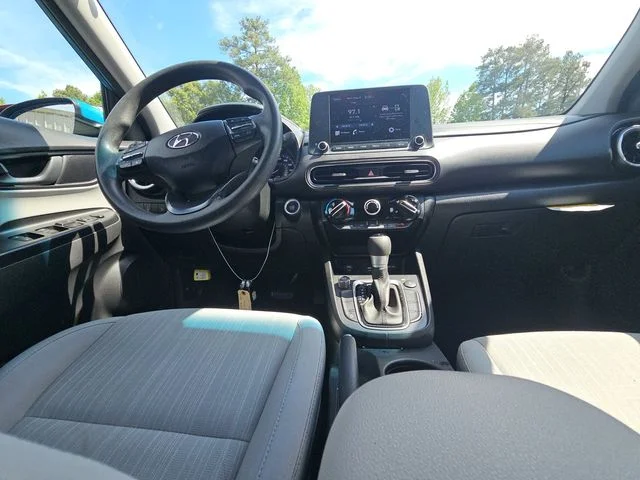 Used 2023 Green Hyundai SEL image 14