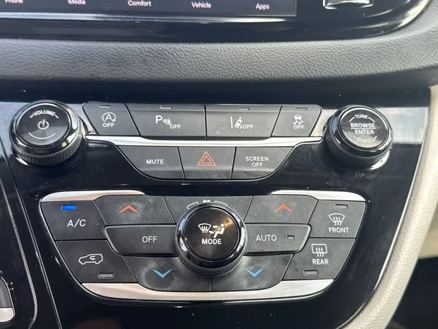 Used 2024 Black Chrysler Touring L image 18