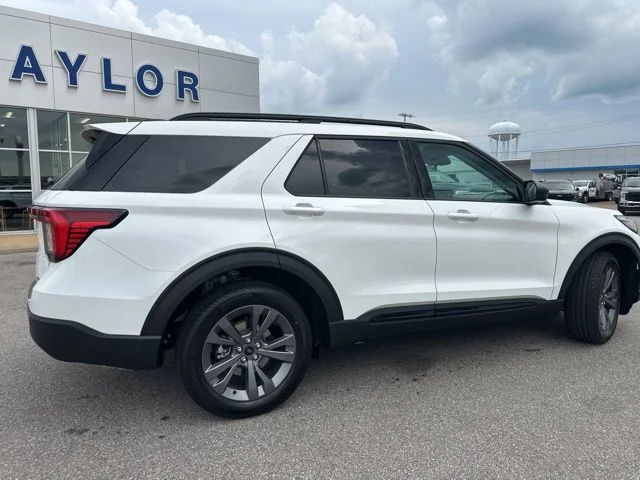 New 2026 Star White Metallic Tri-Coat Ford Active image 17