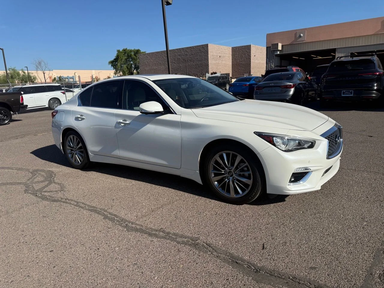 Used 2024 Majestic White INFINITI Luxe image 3