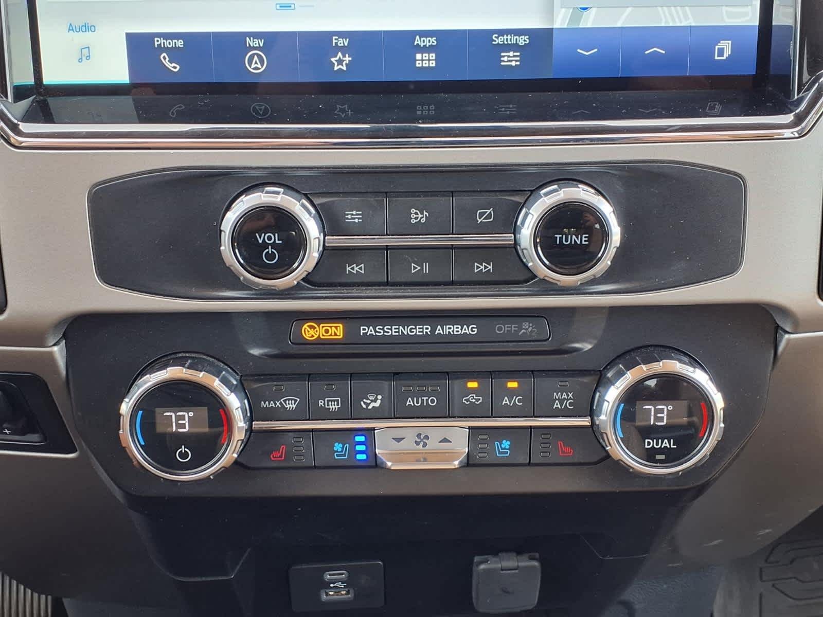 Used 2022 Star White Metallic Tri-Coat Ford LARIAT image 16