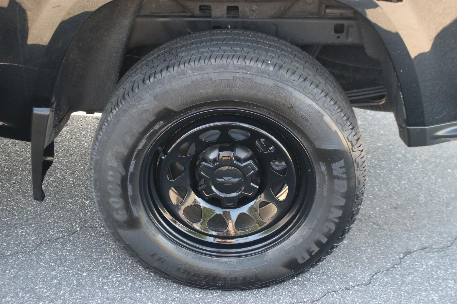 Used 2024 Black Chevrolet Z71 image 37
