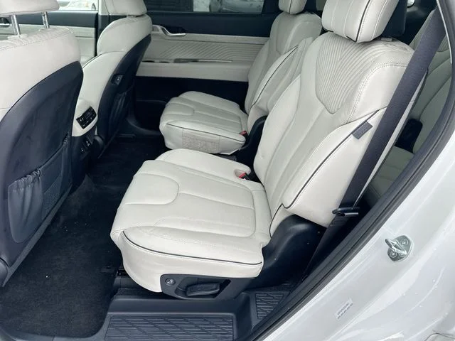 Used 2025 White Hyundai Calligraphy image 27
