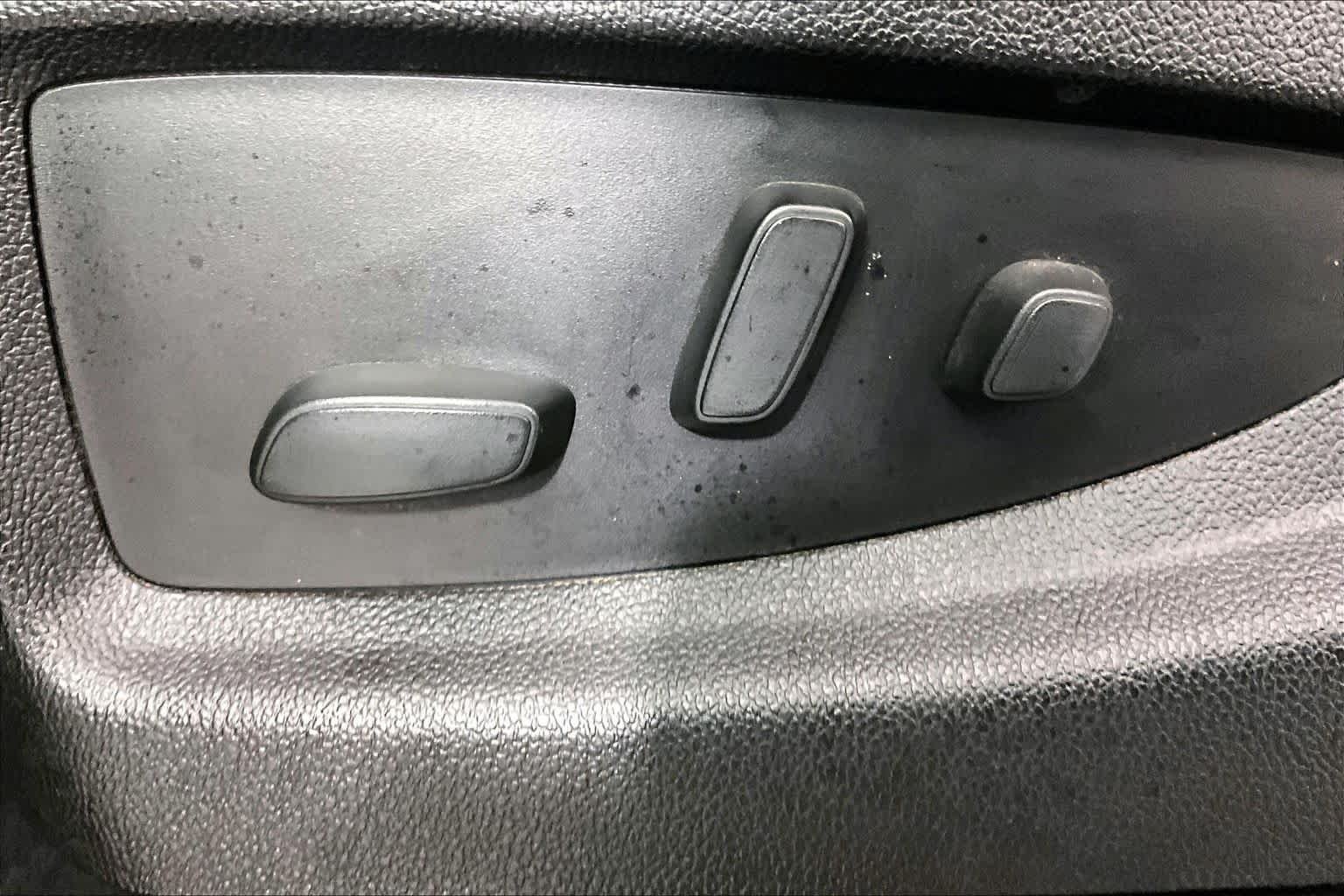 Used 2018 Onyx Black GMC SLT image 33