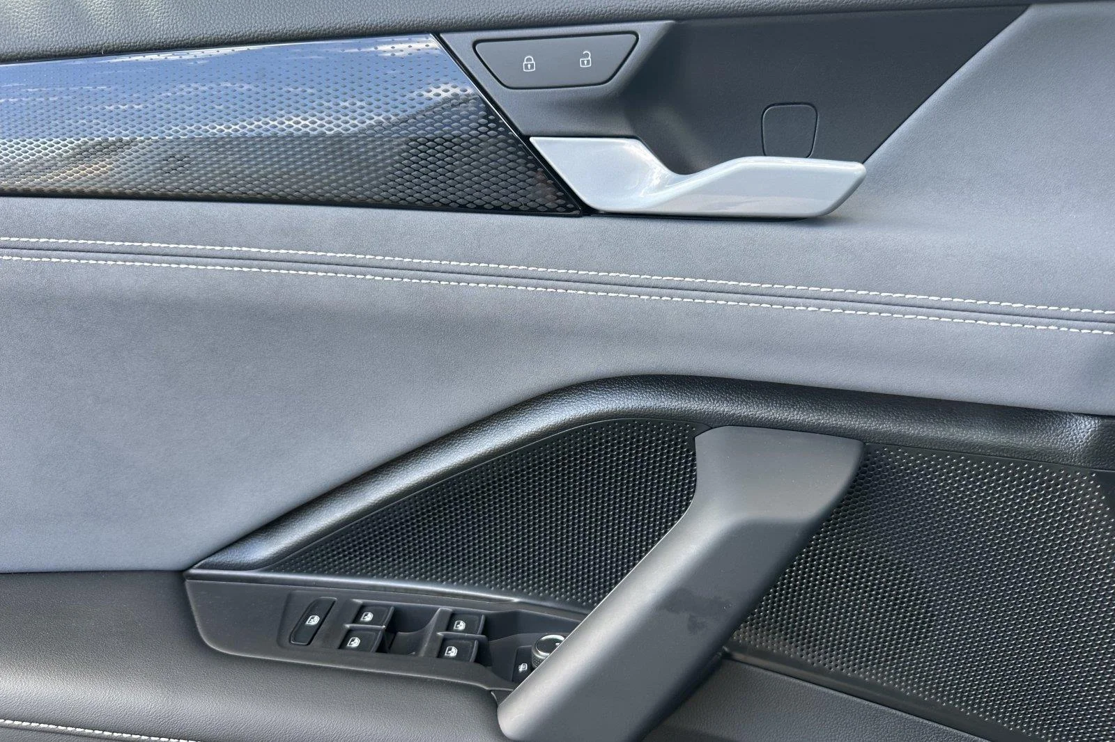 New 2026 Platinum Gray Metallic Volkswagen SE image 11