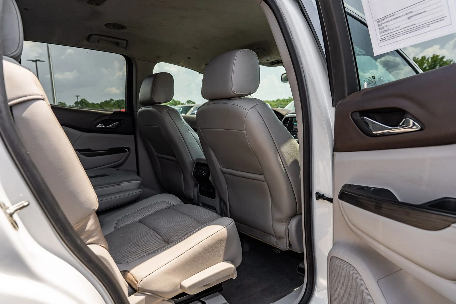 Used 2018 White GMC SLT-2 image 12