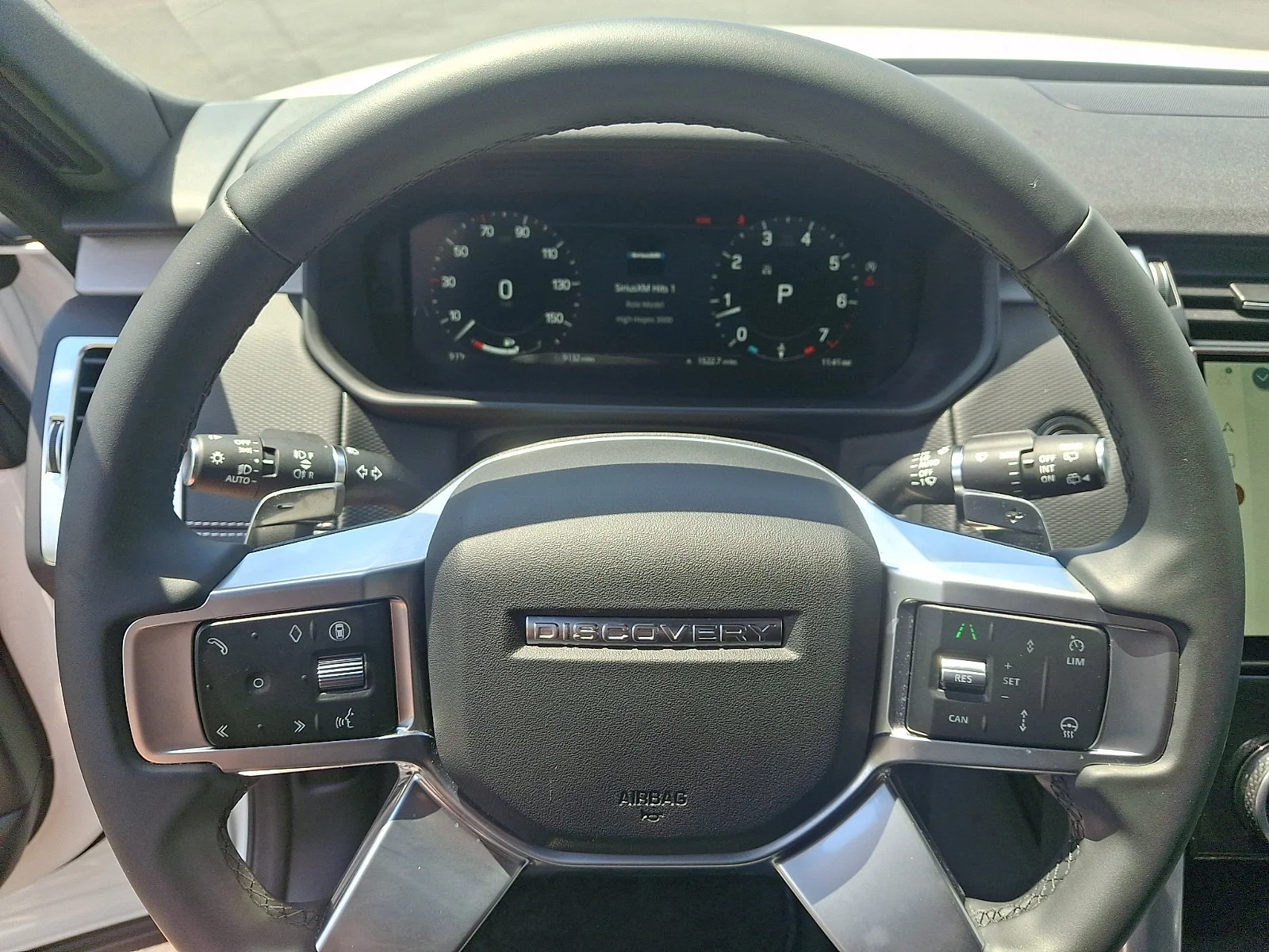 Used 2025 Fuji White   1Aa Land Rover Dynamic SE image 31