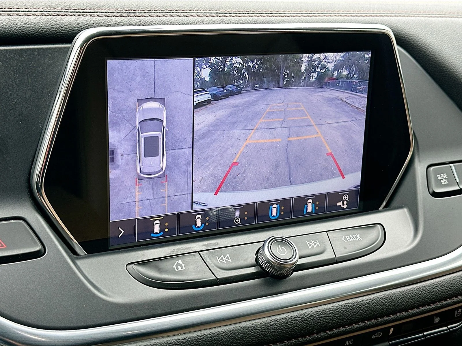Used 2019 White Chevrolet Premier image 14