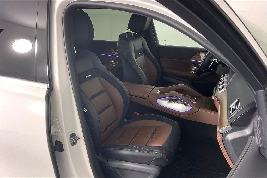 2025 Mercedes-Benz GLS AMG GLS 63 - Photo 7