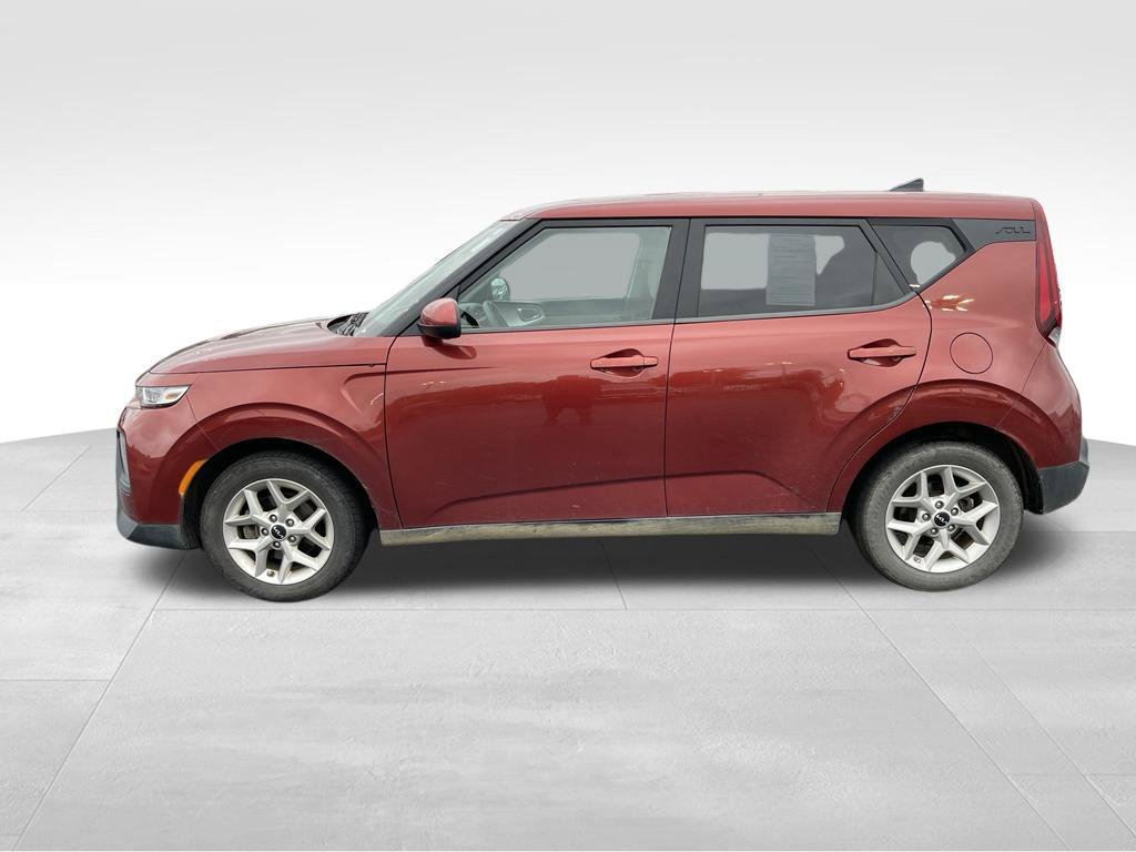 Used 2022 Mars Orange Kia LX image 4