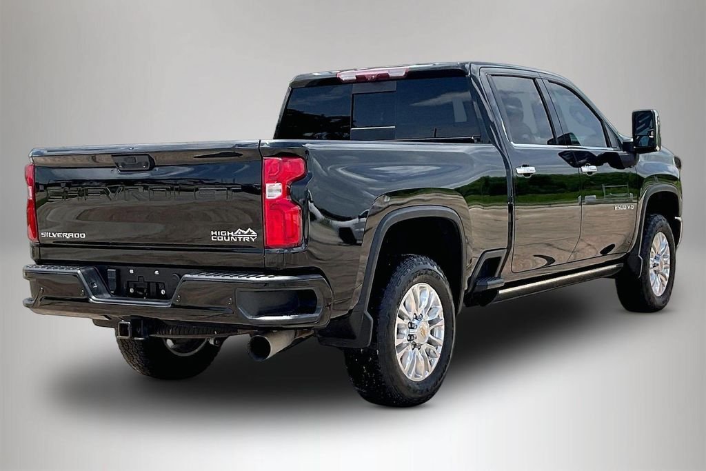 Used 2023 Black Chevrolet High Country image 5