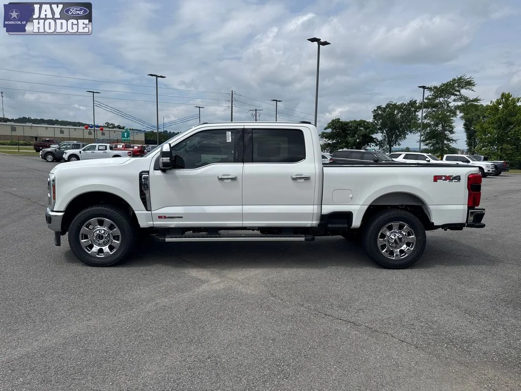 New 2026 Star White Metallic Tri-Coat Ford F-250® Lariat® image 3