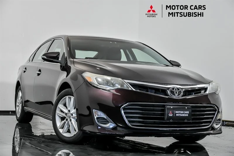 2013 Toyota Avalon XLE's photo