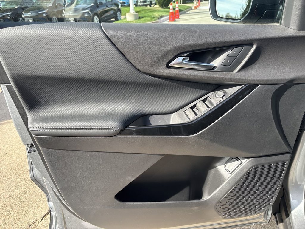 New 2027 Sterling Gray Metallic Chevrolet LT image 23