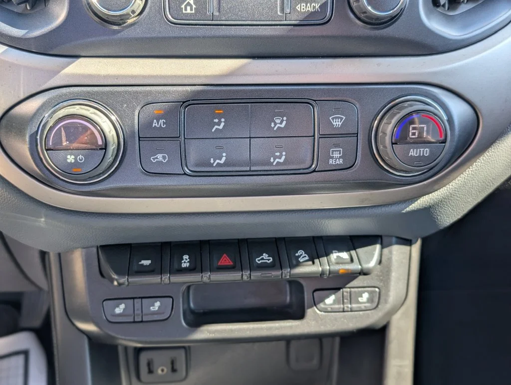 Used 2020 Red Chevrolet Z71 image 25