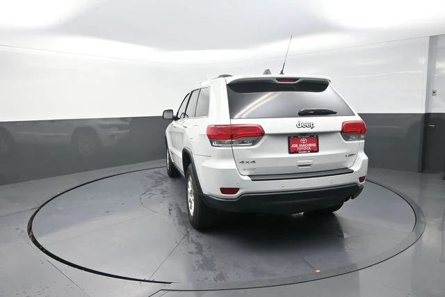 Used 2019 White Jeep Laredo E image 59