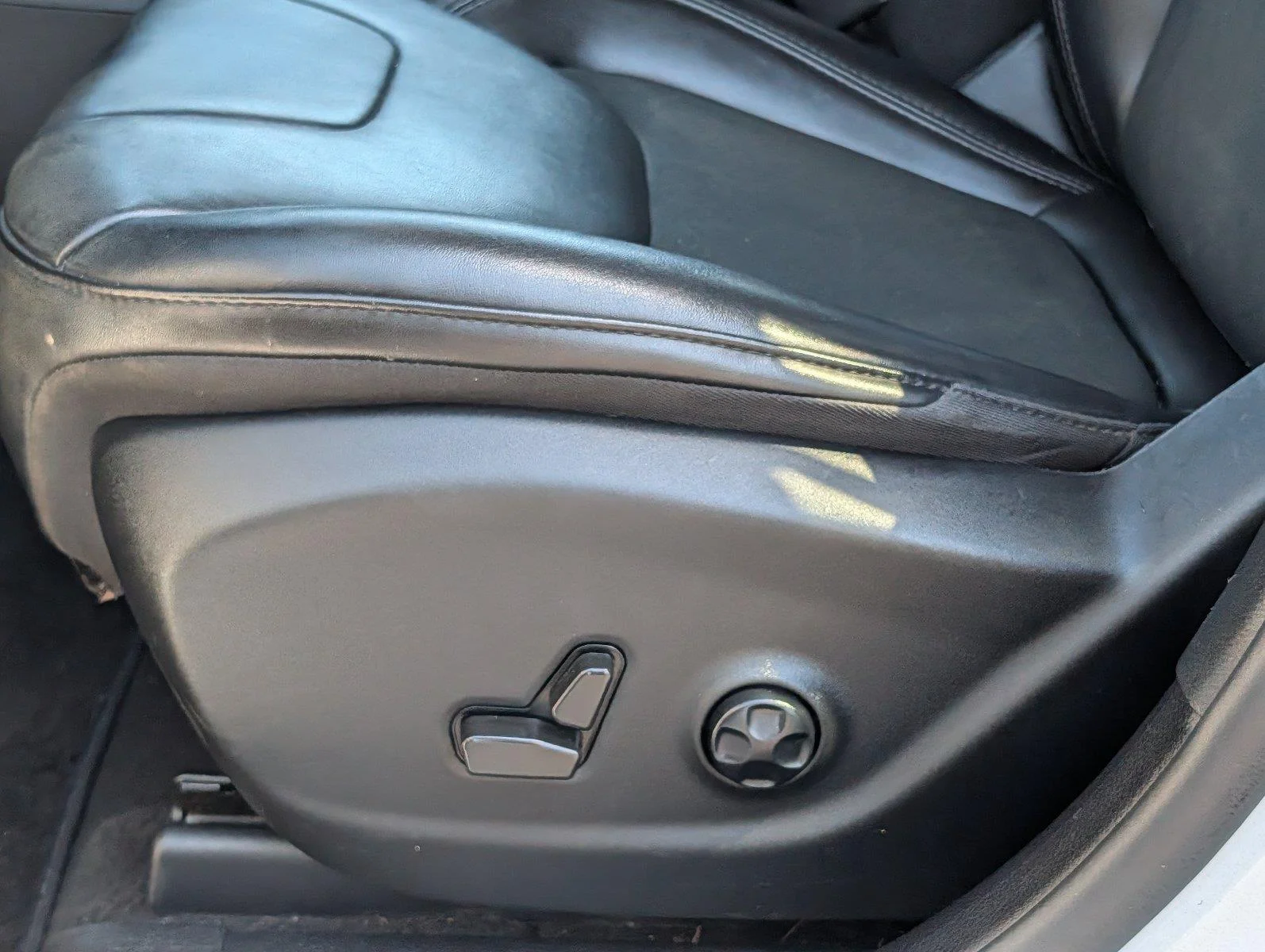 Used 2021 Bright White Clearcoat Jeep Altitude image 11