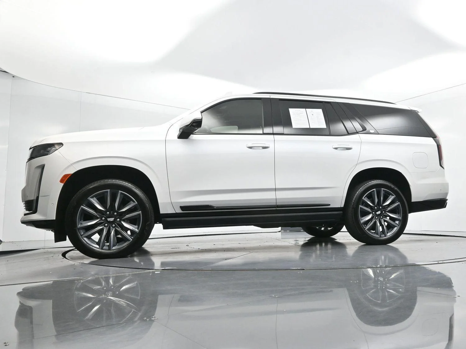 Used 2024 Crystal White Tricoat Cadillac Sport Platinum image 57