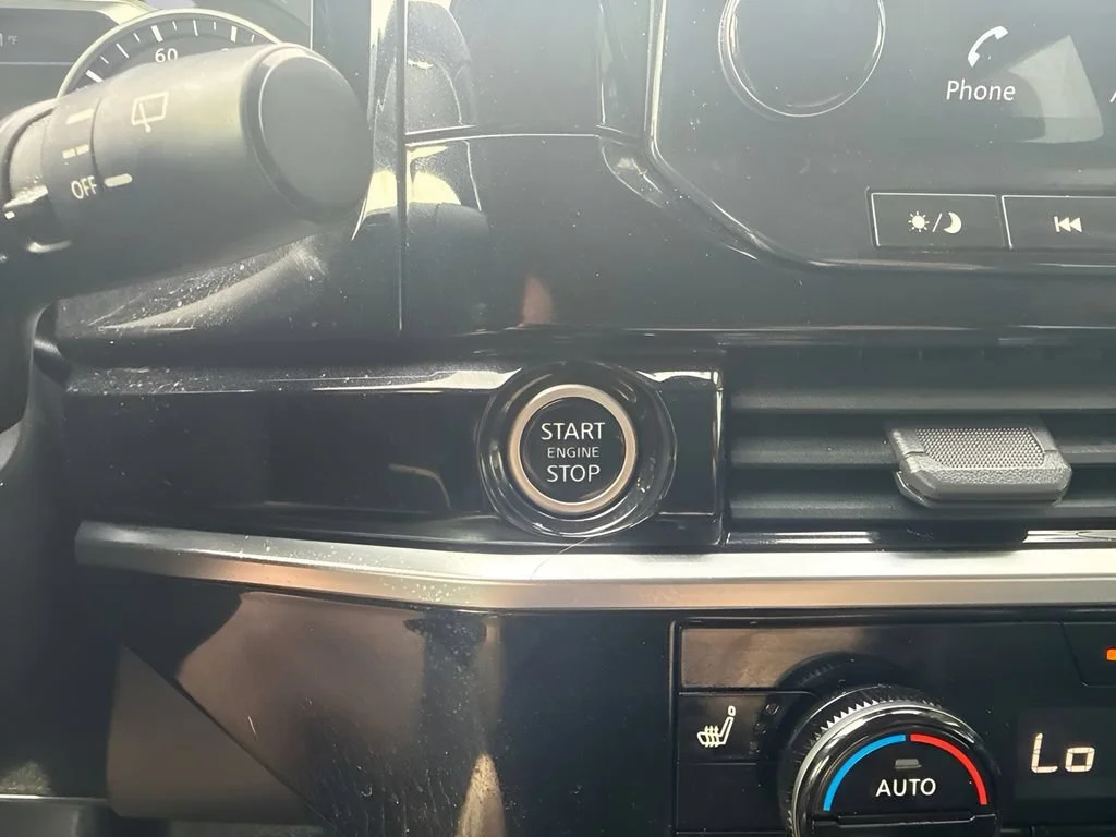 Used 2022  Nissan SL image 39