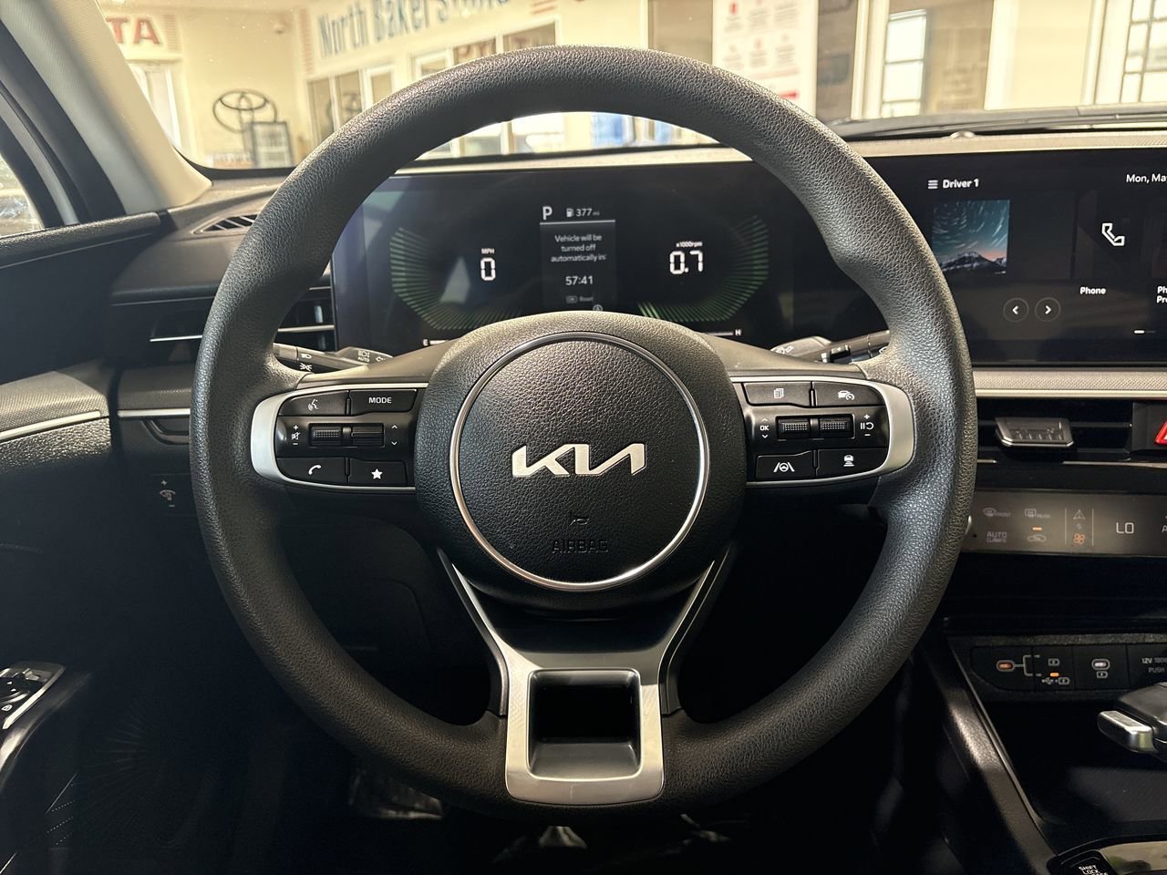 2025 Kia K5 LXS - Photo 14