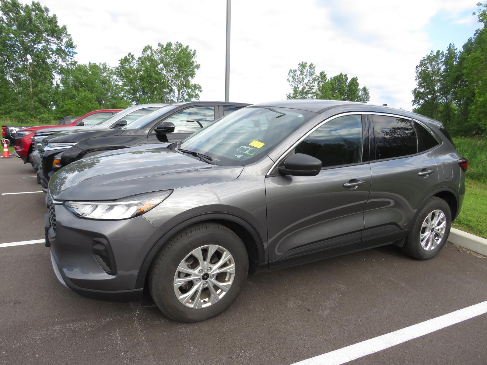 Used 2023  FORD TRUCK  image 9