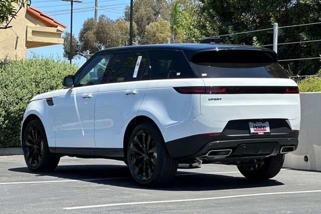 New 2026 Fuji White Land Rover SE image 3