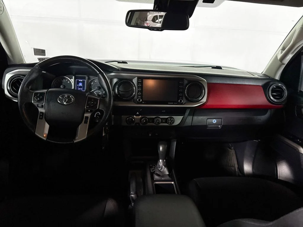 Used 2020 White Toyota SR5 image 12