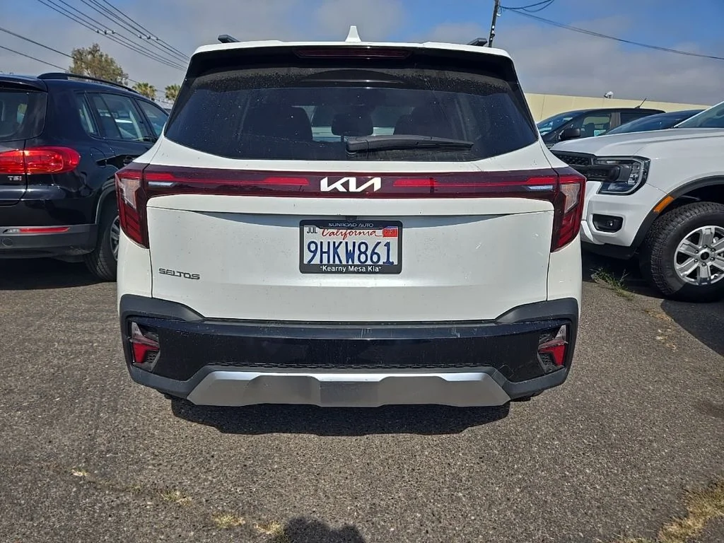 Used 2024 White Kia EX image 6