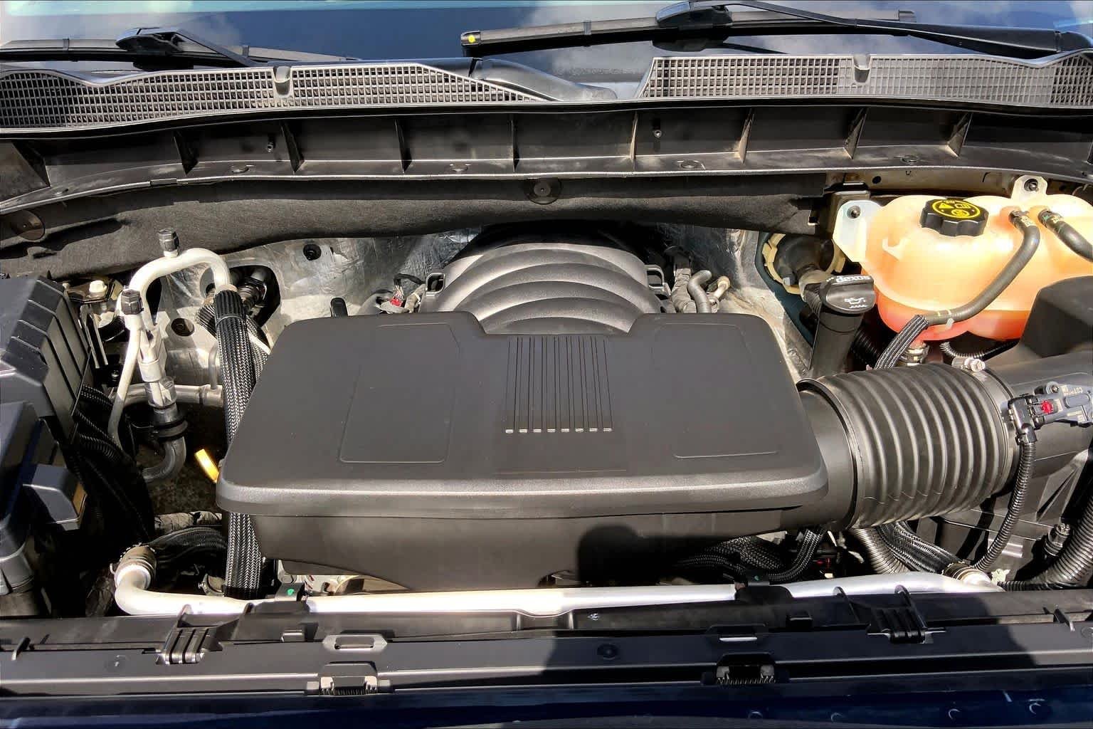 Used 2021 Pacific Blue Metallic GMC Elevation image 31