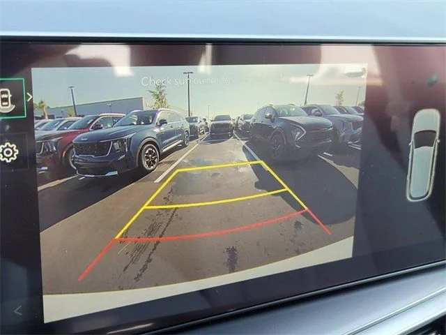 2025 Kia Sorento S - Photo 17