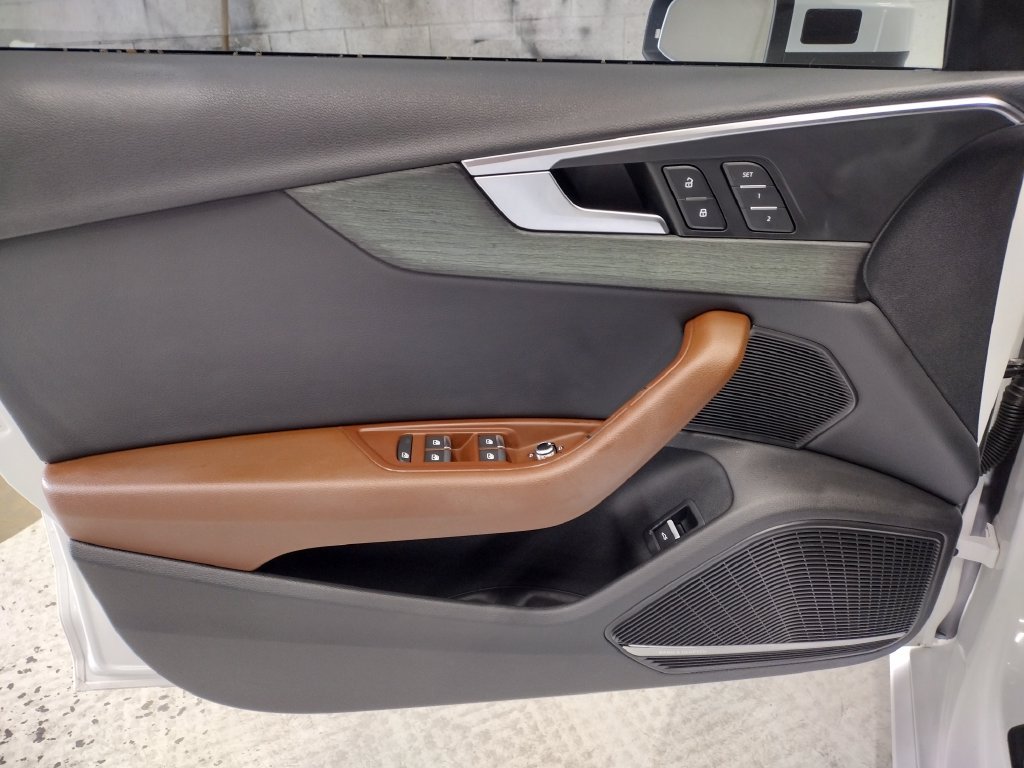 Used 2018 White Audi 2.0T image 18