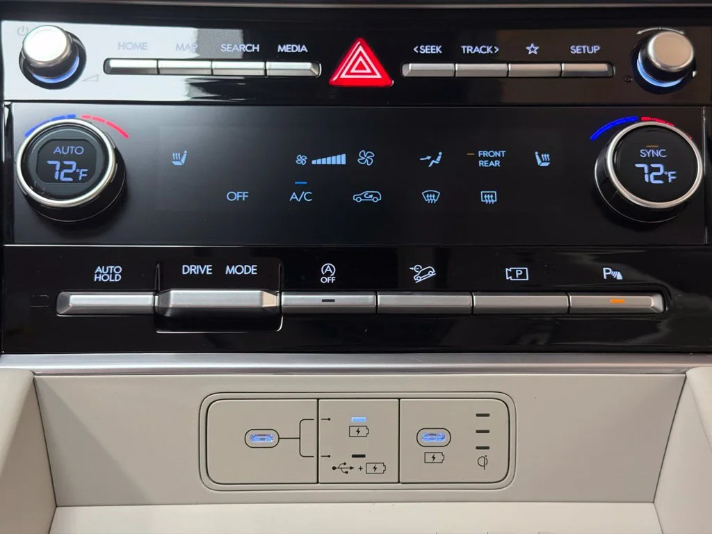 New 2027 Shimmering Silver Hyundai SEL image 17
