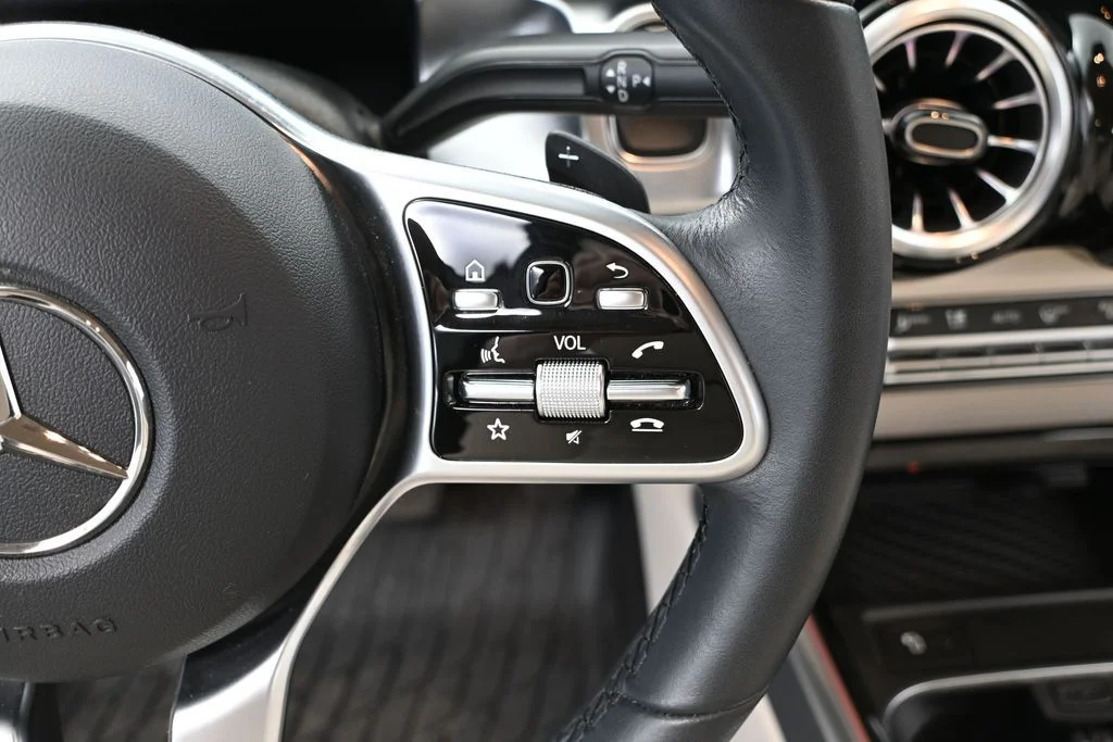Used 2022 White Mercedes-Benz 300 image 30