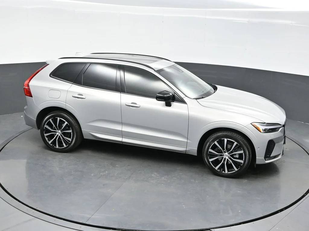 Certified Used 2023 Silver Dawn Volvo Plus image 33