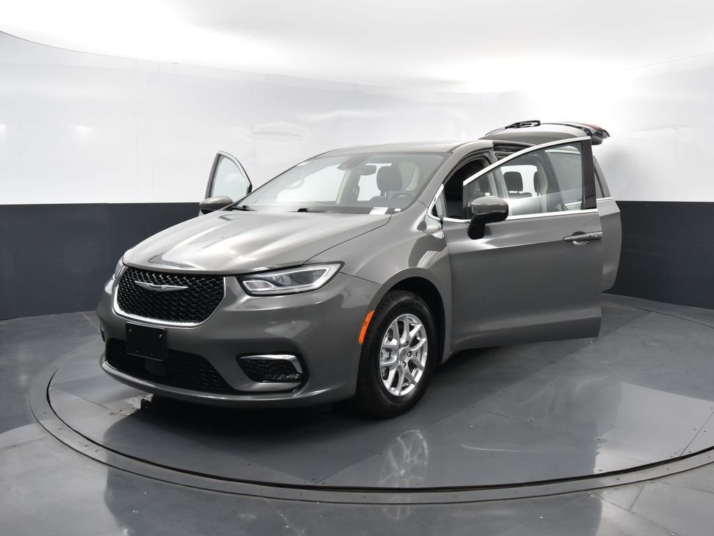 Used 2023 White Chrysler Touring L image 34