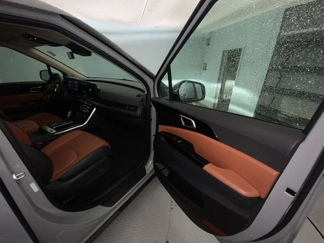 Used 2024 White Kia SX image 25