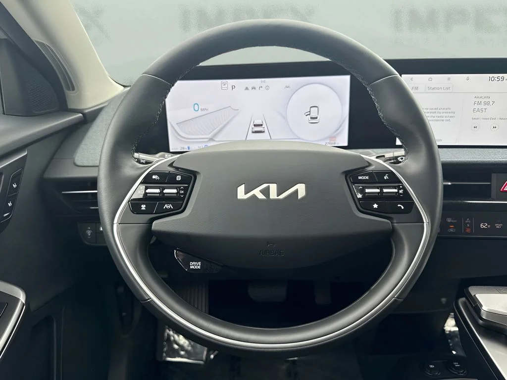 Used 2024 White Kia Light image 9
