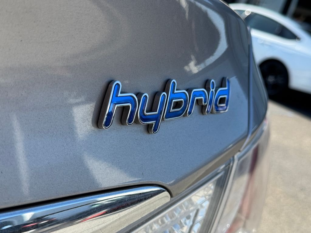 Used 2013 Silver Hyundai Limited image 11
