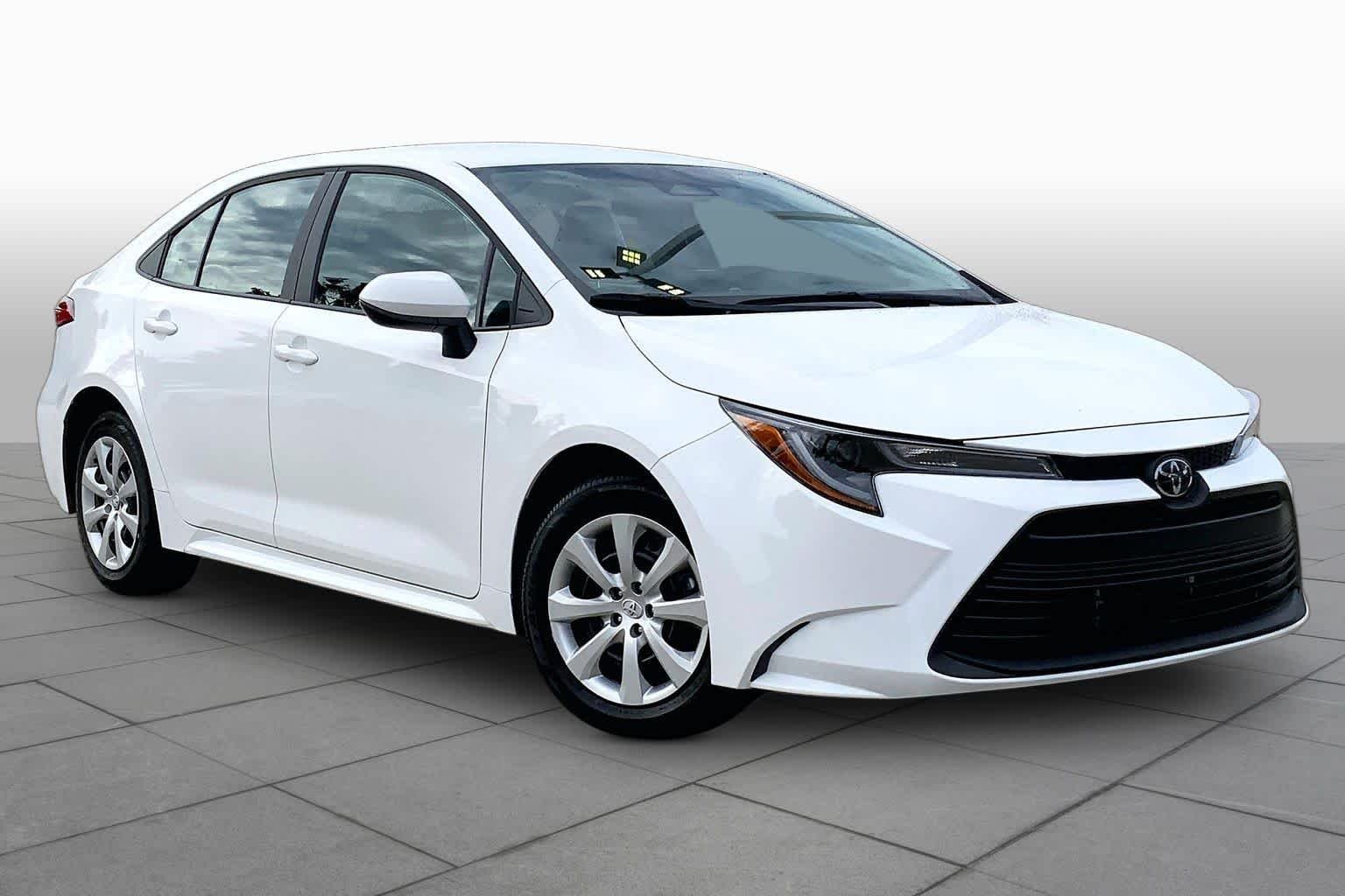 Used 2026 Ice Cap Toyota LE image 3