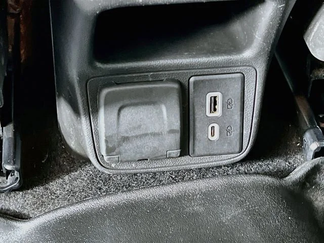 Used 2022 White Chevrolet LT image 32