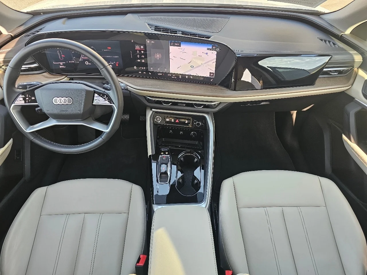 Used 2025 Glacier White Audi 2.0T Premium image 4