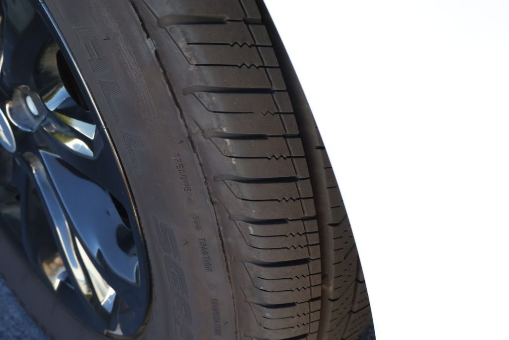 Used 2019 SUMMIT WHITE Chevrolet LS image 7